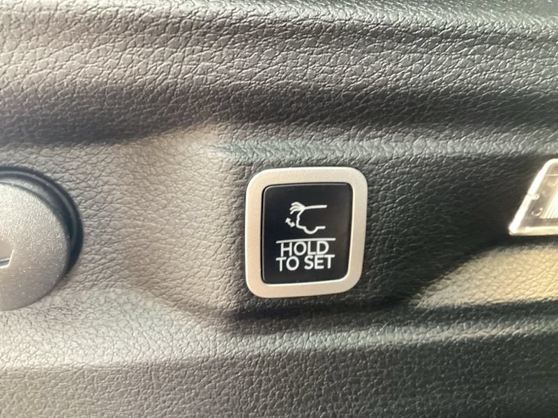 New 2025 Jeep Grand Cherokee L Altitude AWD/4WD image 17