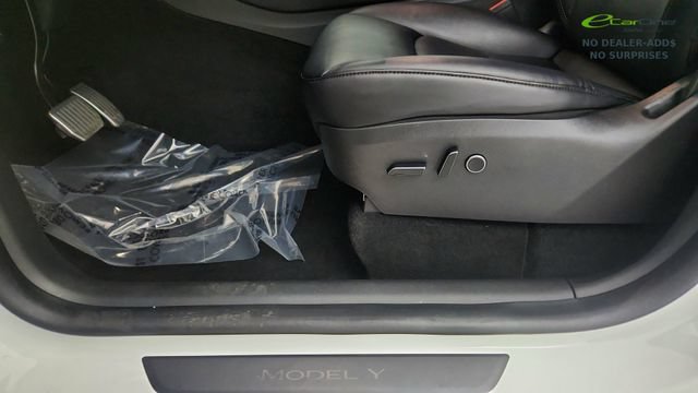 Used 2022 Tesla Model Y Long Range AWD/4WD image 34