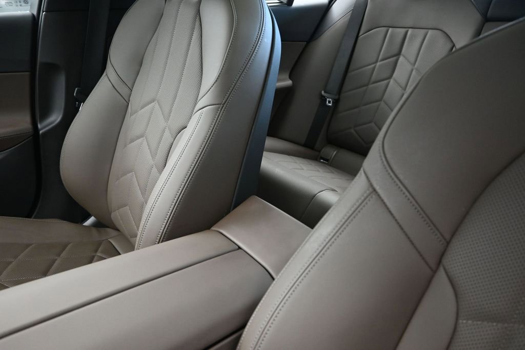 Certified 2026 BMW 530i RWD image 14