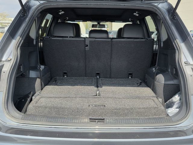 Used 2021 Volkswagen Tiguan SE R-Line image 29