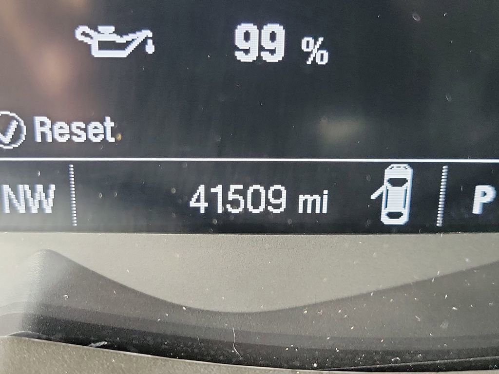 Used 2019 Chevrolet Trax Premier w/ LPO, Cargo Package image 28