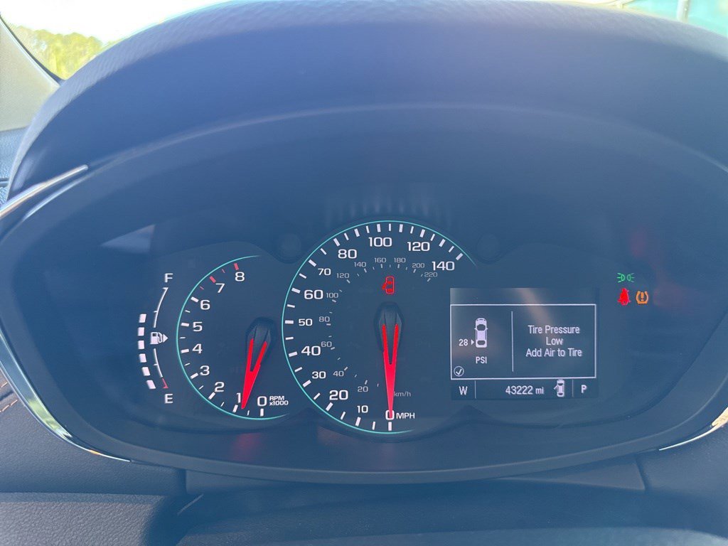 Used 2019 Chevrolet Trax LT w/ LT Convenience Package image 9