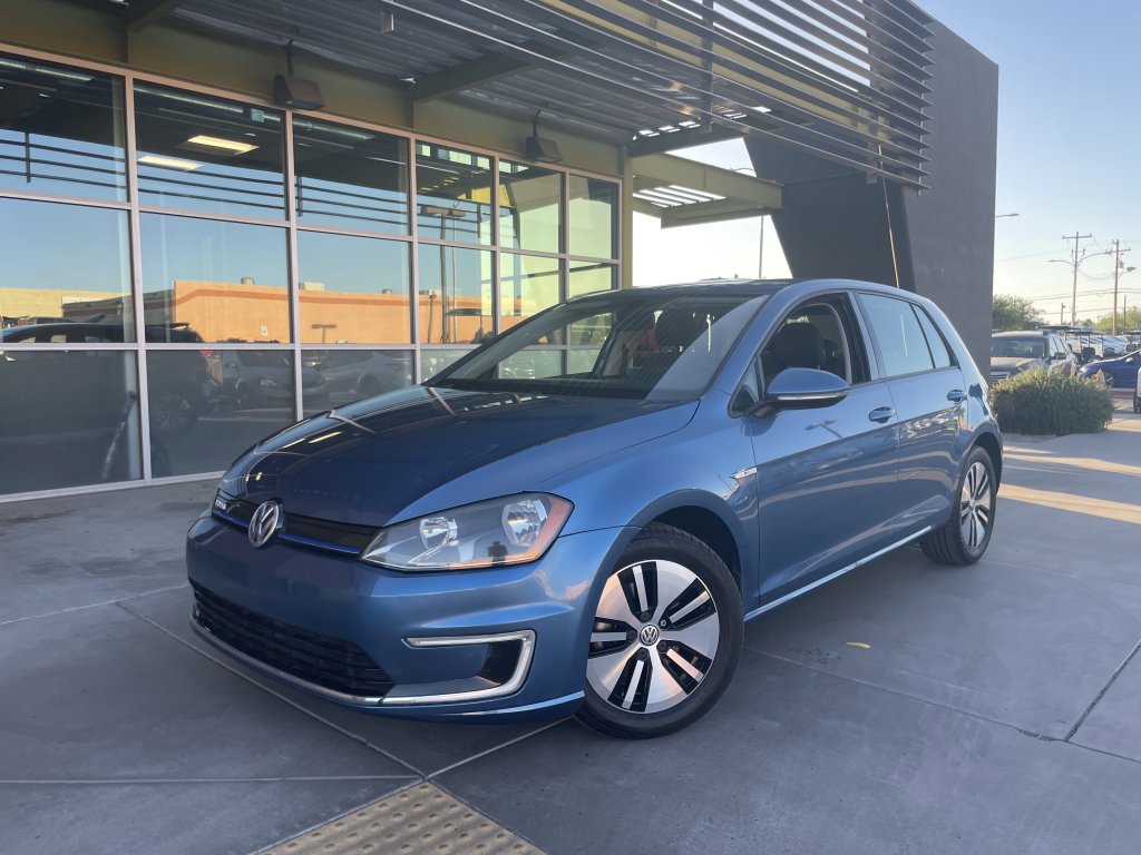 Used 2016 Volkswagen e-Golf SE w/ DC Fast Charging Package image 1