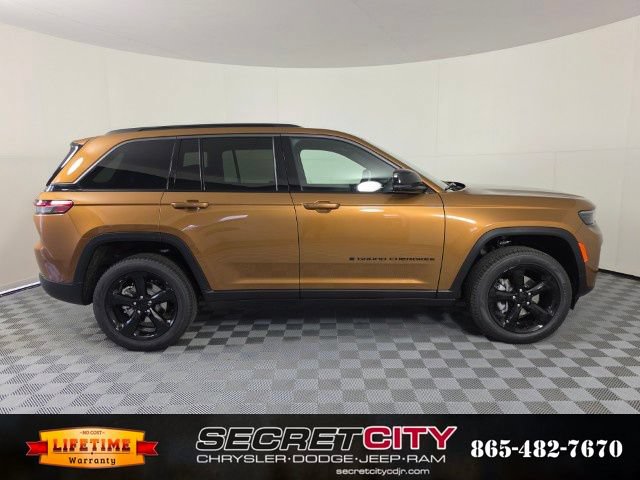 New 2026 Jeep Grand Cherokee Limited w/ Limited Altitude Package AWD/4WD image 8