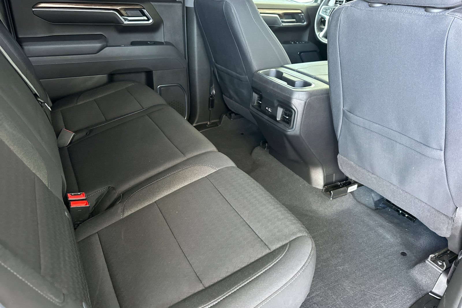 Used 2025 Chevrolet Silverado 1500 LT Trail Boss w/ LPO, Dark Essentials Package AWD/4WD image 18