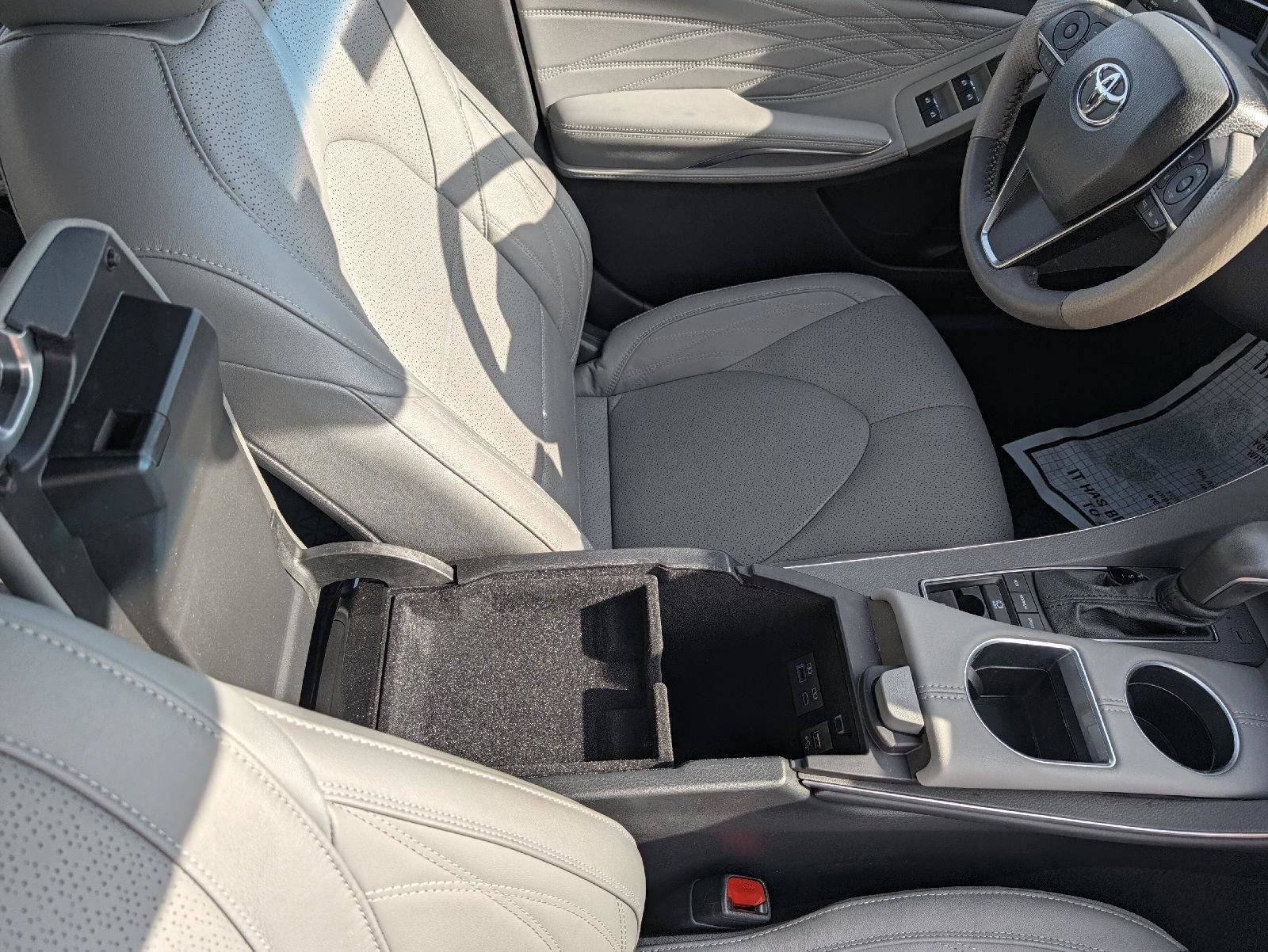 Used 2022 Toyota Avalon Limited w/ Advanced Safety Package FWD image 22