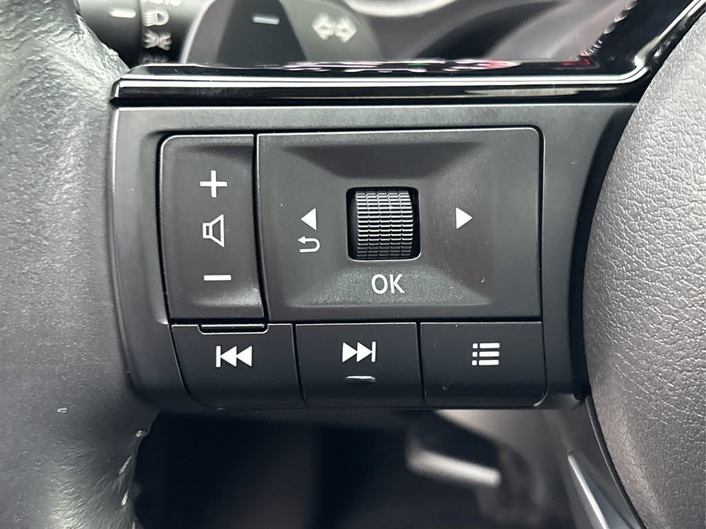 Used 2023 Nissan Rogue SV w/ SV Premium B Package image 36