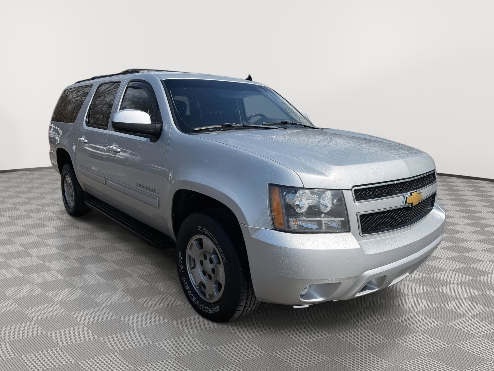 Used 2012 Chevrolet Suburban LS AWD/4WD image 7