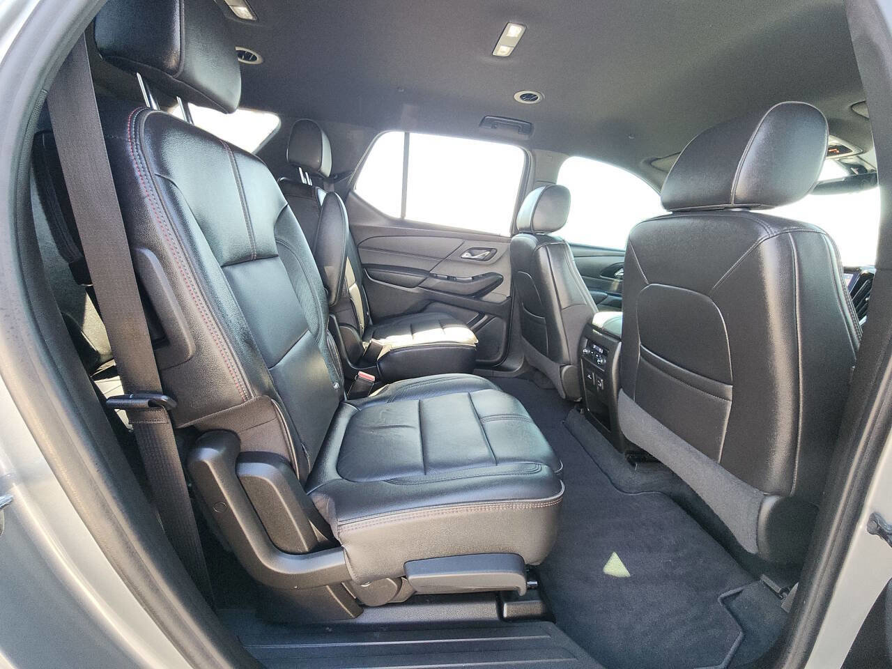 Used 2023 Chevrolet Traverse RS AWD/4WD image 43