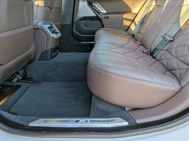 Used 2023 BMW 760i xDrive image 19