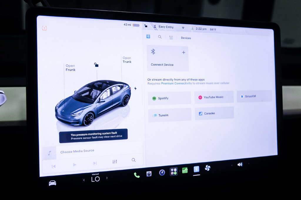 Used 2022 Tesla Model 3 Performance AWD/4WD image 33