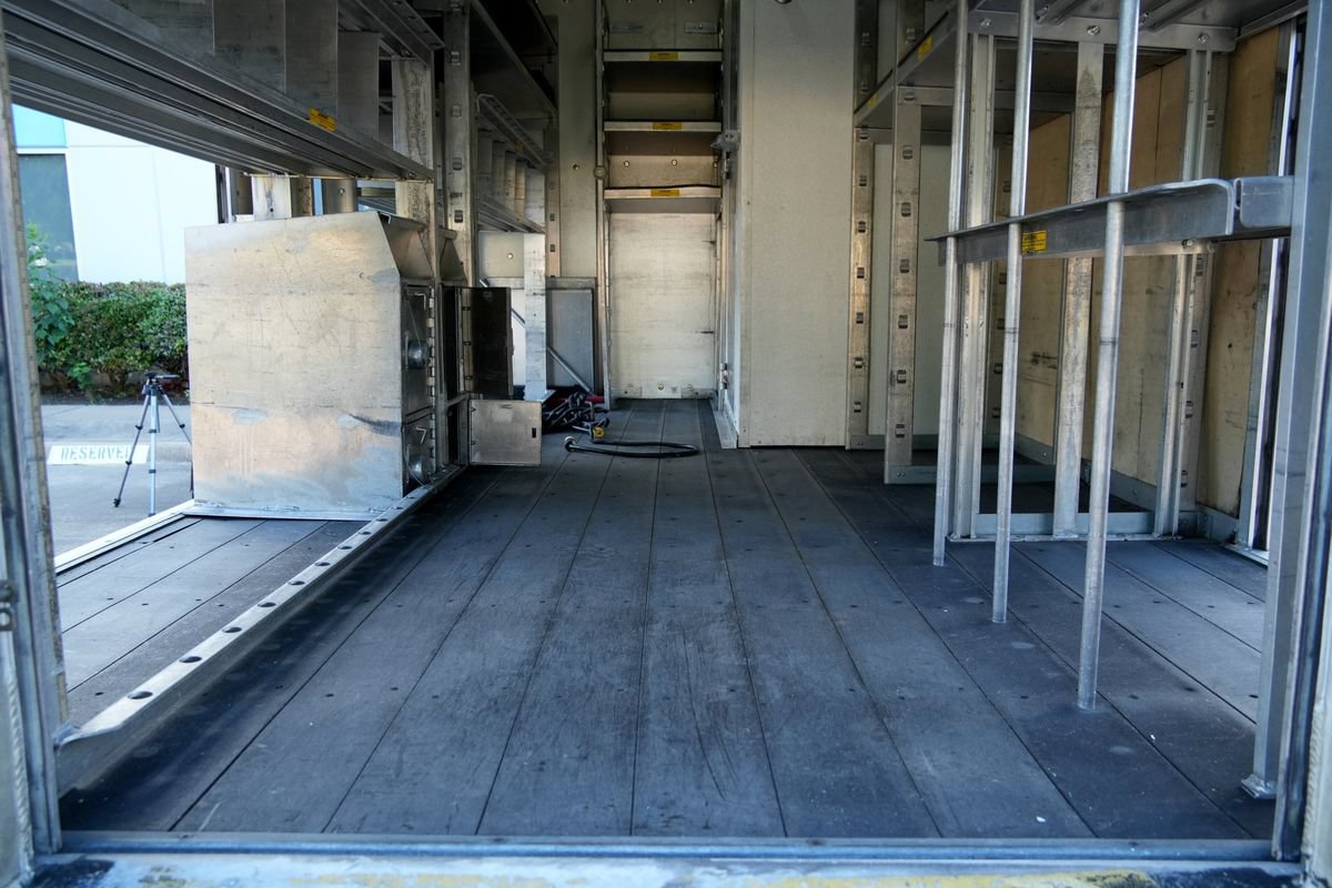 Used 2015 Chevrolet Express 4500 RWD image 10