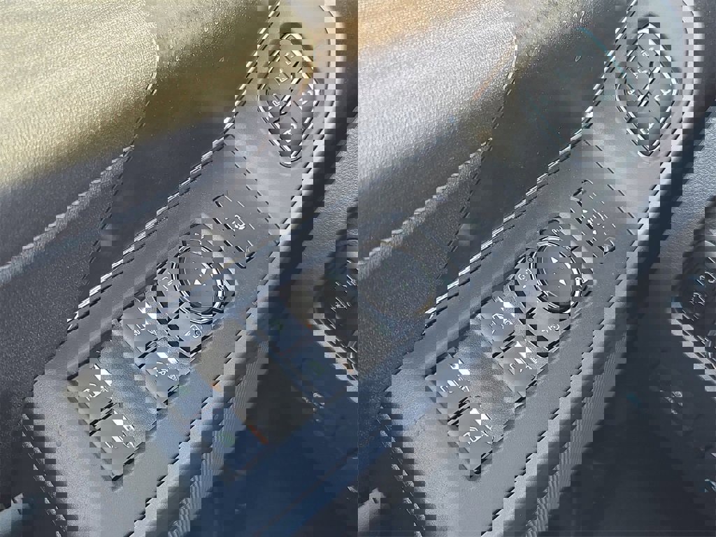 New 2025 Ford F250 Lariat w/ Lariat Ultimate Package image 13