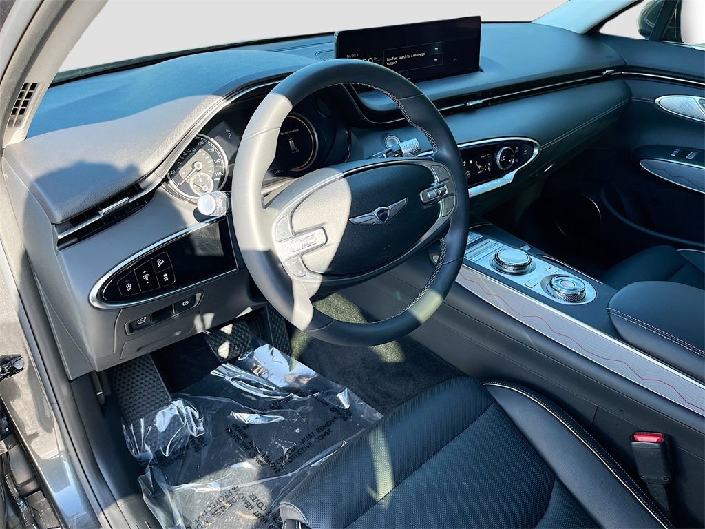 Used 2024 Genesis GV70 2.5T w/ Advanced Package image 7