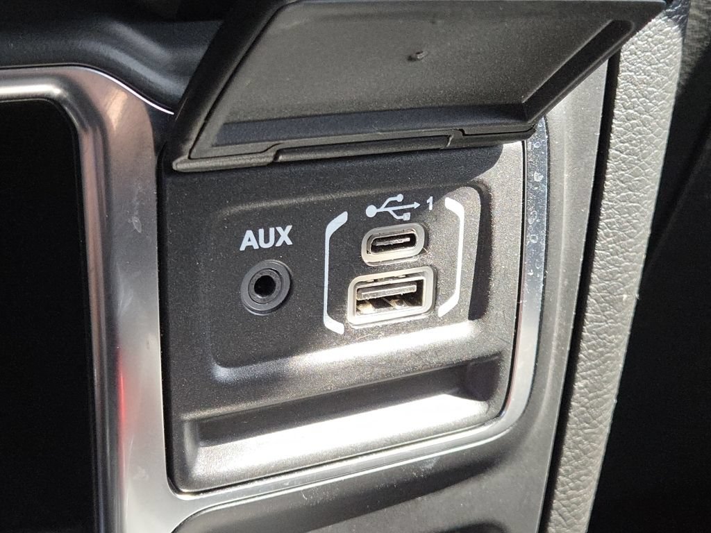 Used 2022 Jeep Gladiator Sport AWD/4WD image 5