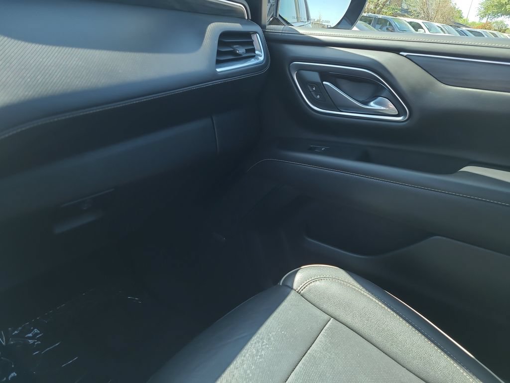 Used 2023 GMC Yukon SLT RWD image 25
