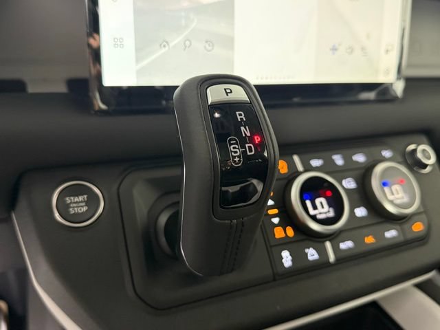 New 2025 Land Rover Defender 110 S AWD/4WD image 32