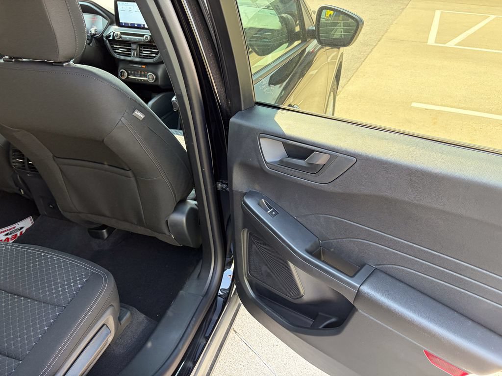 New 2026 Ford Escape Active w/ Cold Weather Package FWD image 15