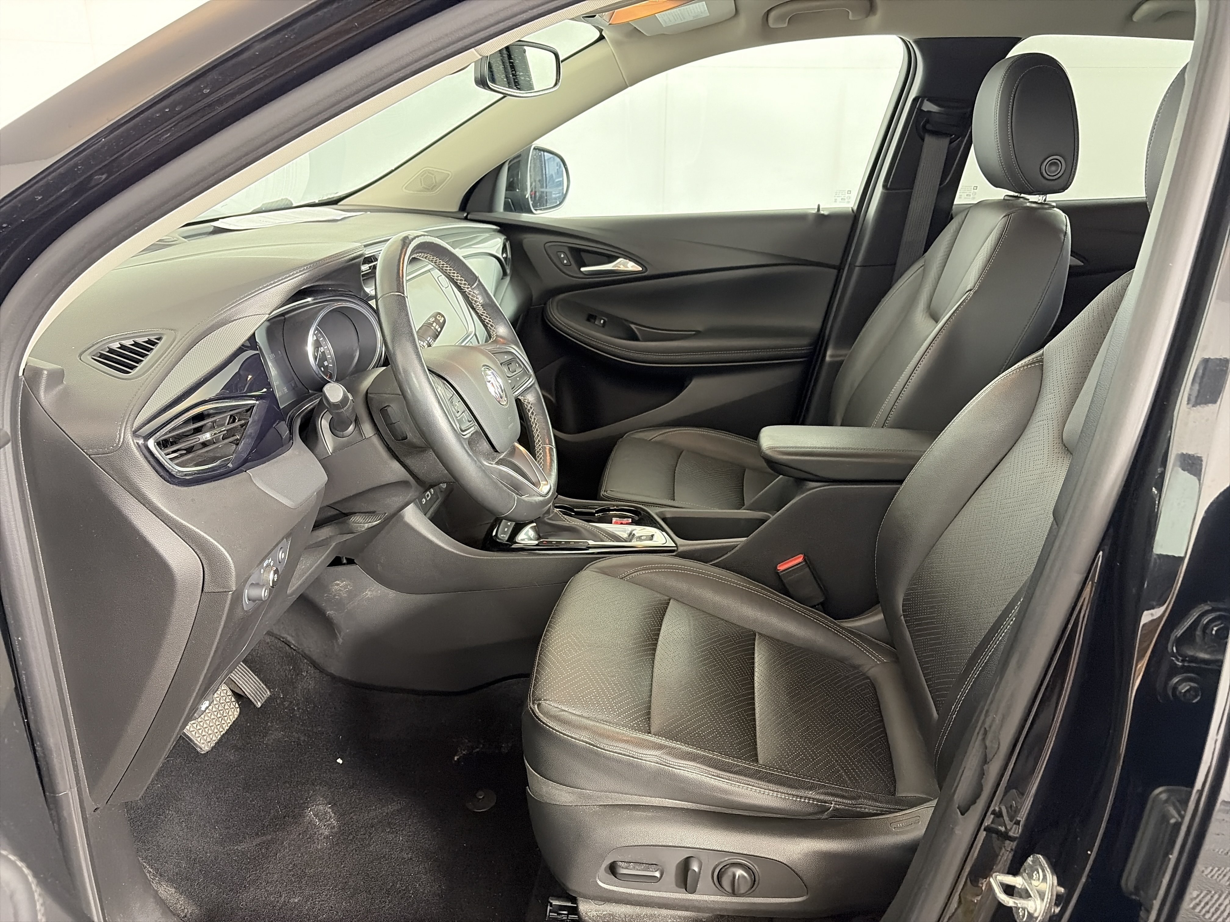 Used 2021 Buick Encore GX Essence w/ Sport Touring Package AWD/4WD image 6