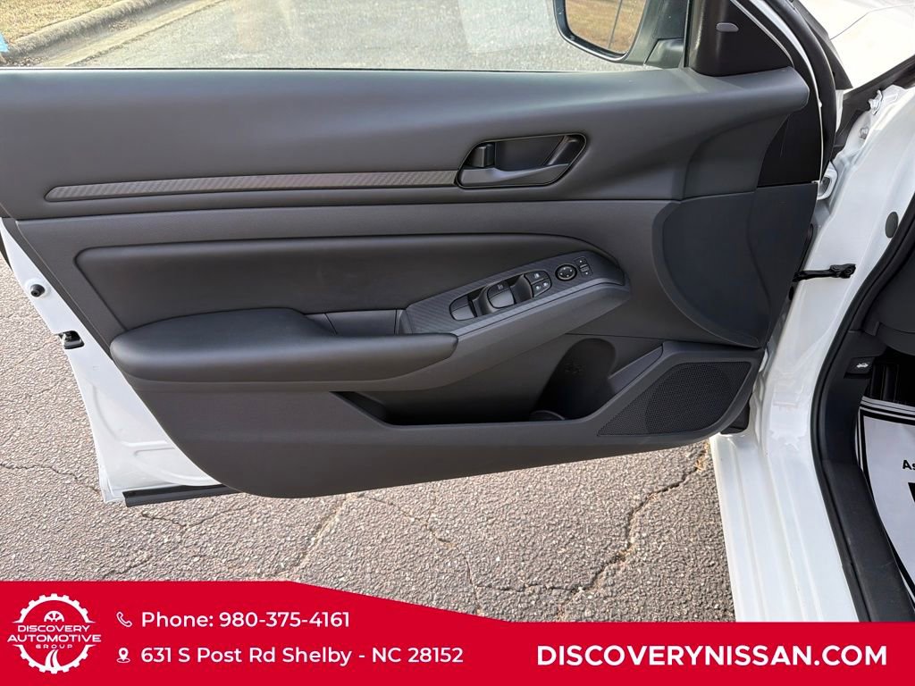 Certified 2025 Nissan Altima 2.5 S FWD image 8