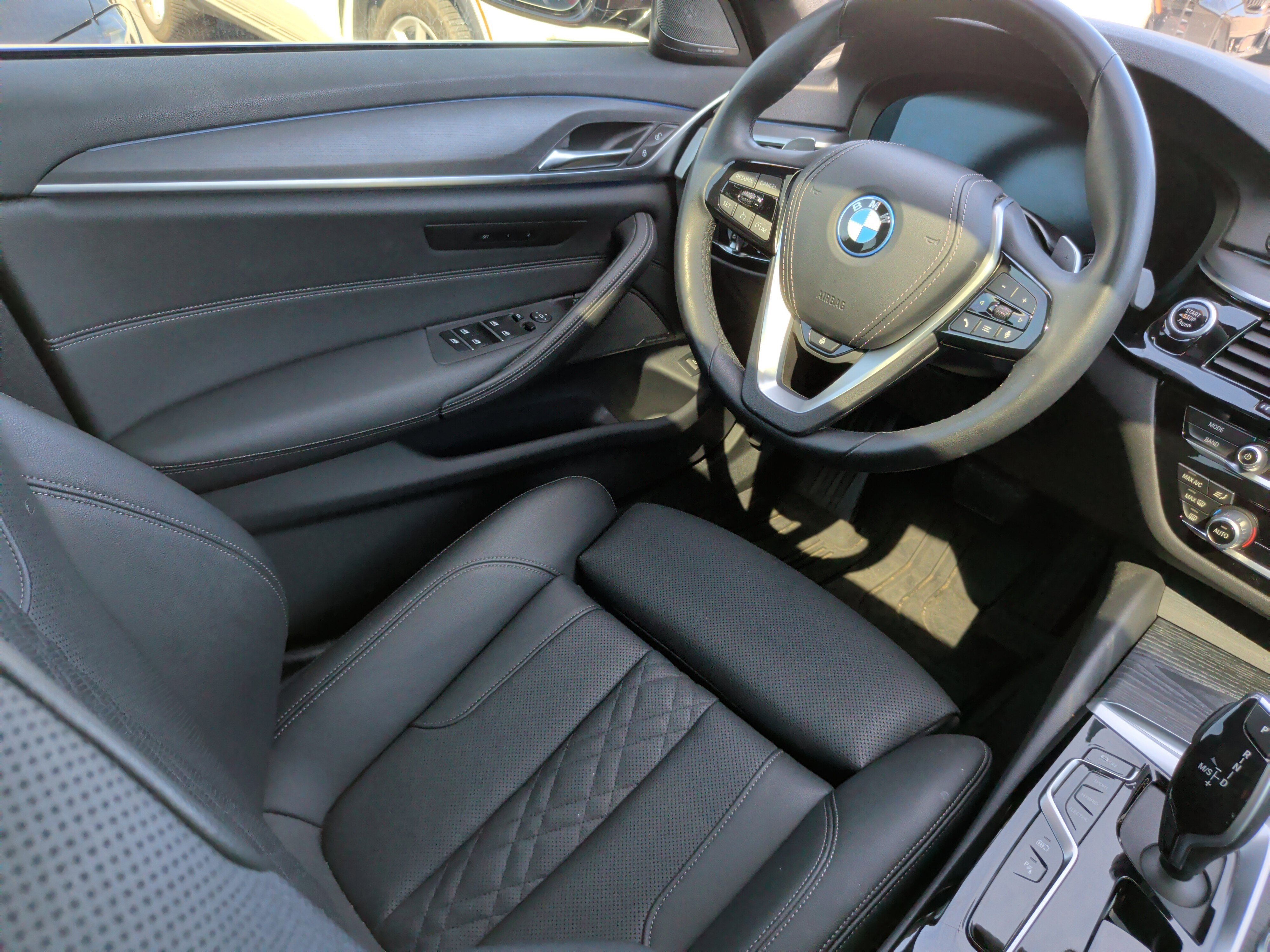 Certified 2023 BMW 530e w/ Premium Package image 35