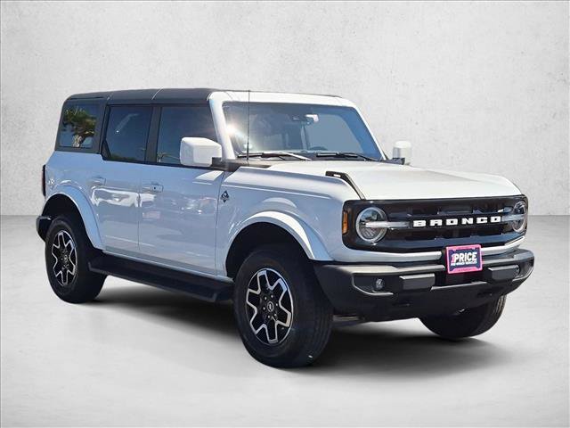 Used 2025 Ford Bronco Outer Banks AWD/4WD image 3