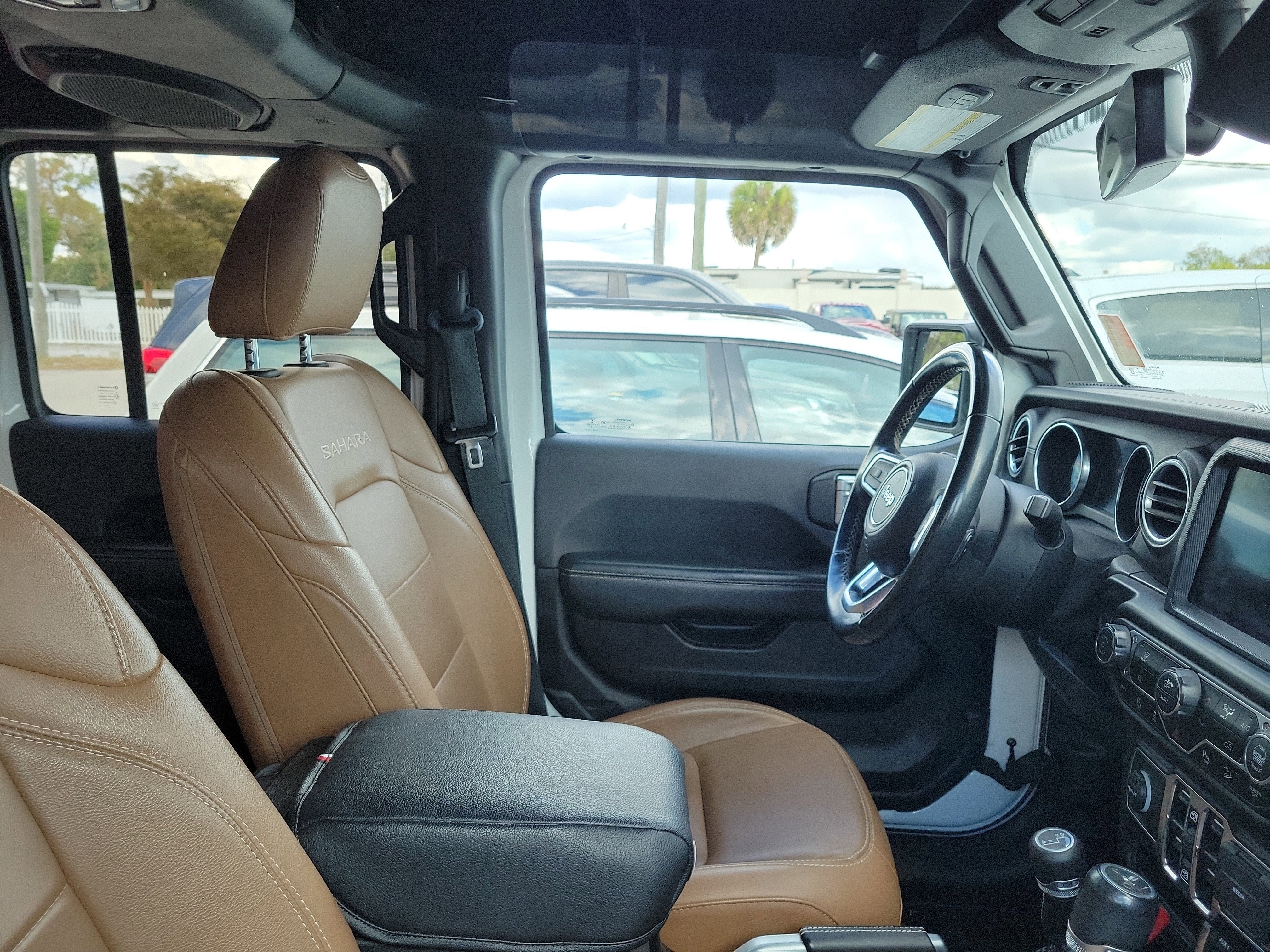 Used 2020 Jeep Wrangler Unlimited Sahara image 9