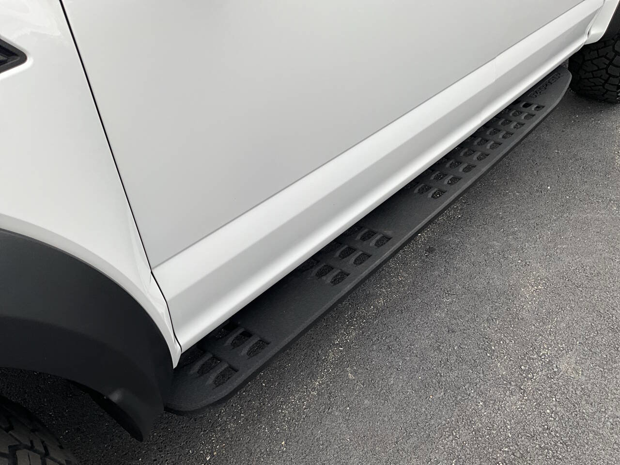 Used 2018 Ford F150 Raptor w/ Equipment Group 802A Luxury image 39