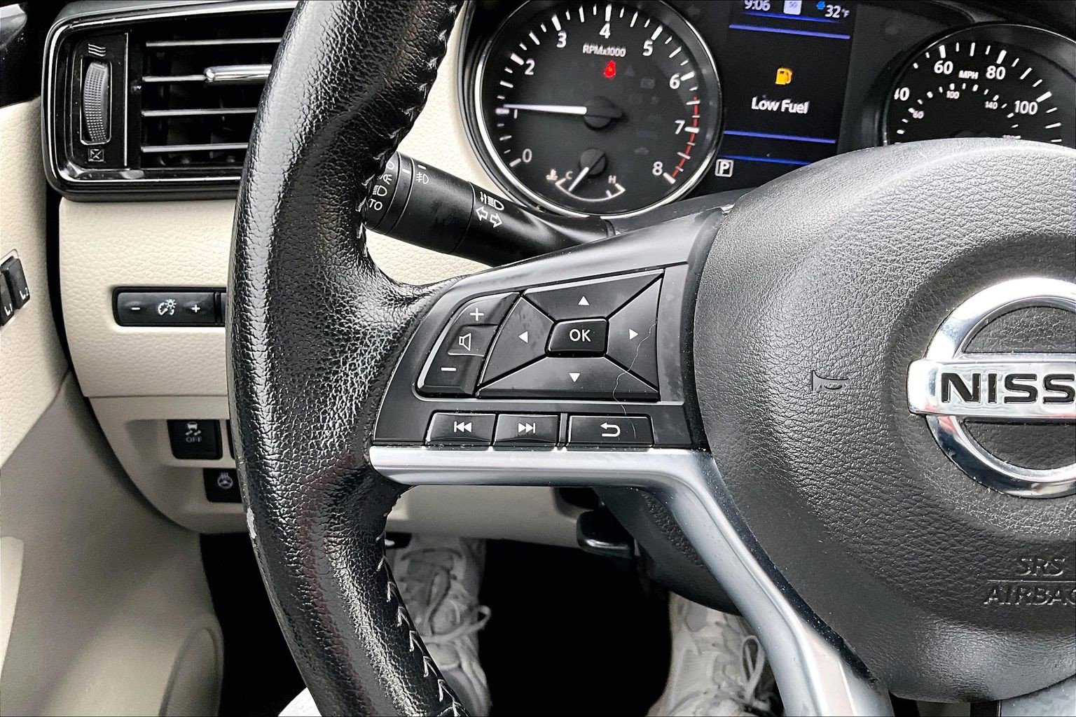 Used 2022 Nissan Rogue Sport SL w/ Premium Package image 22