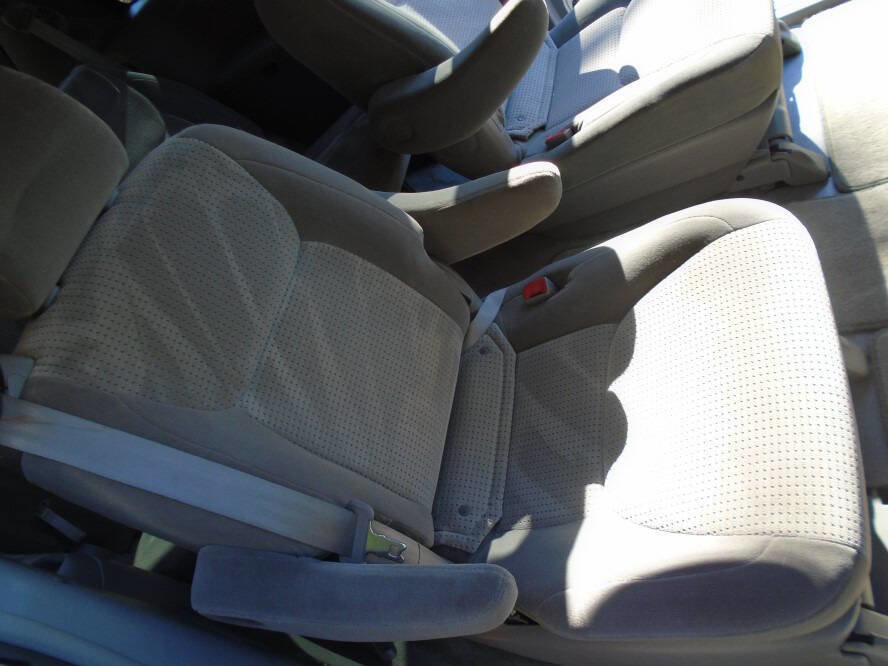 Used 2008 Toyota Sienna LE image 19