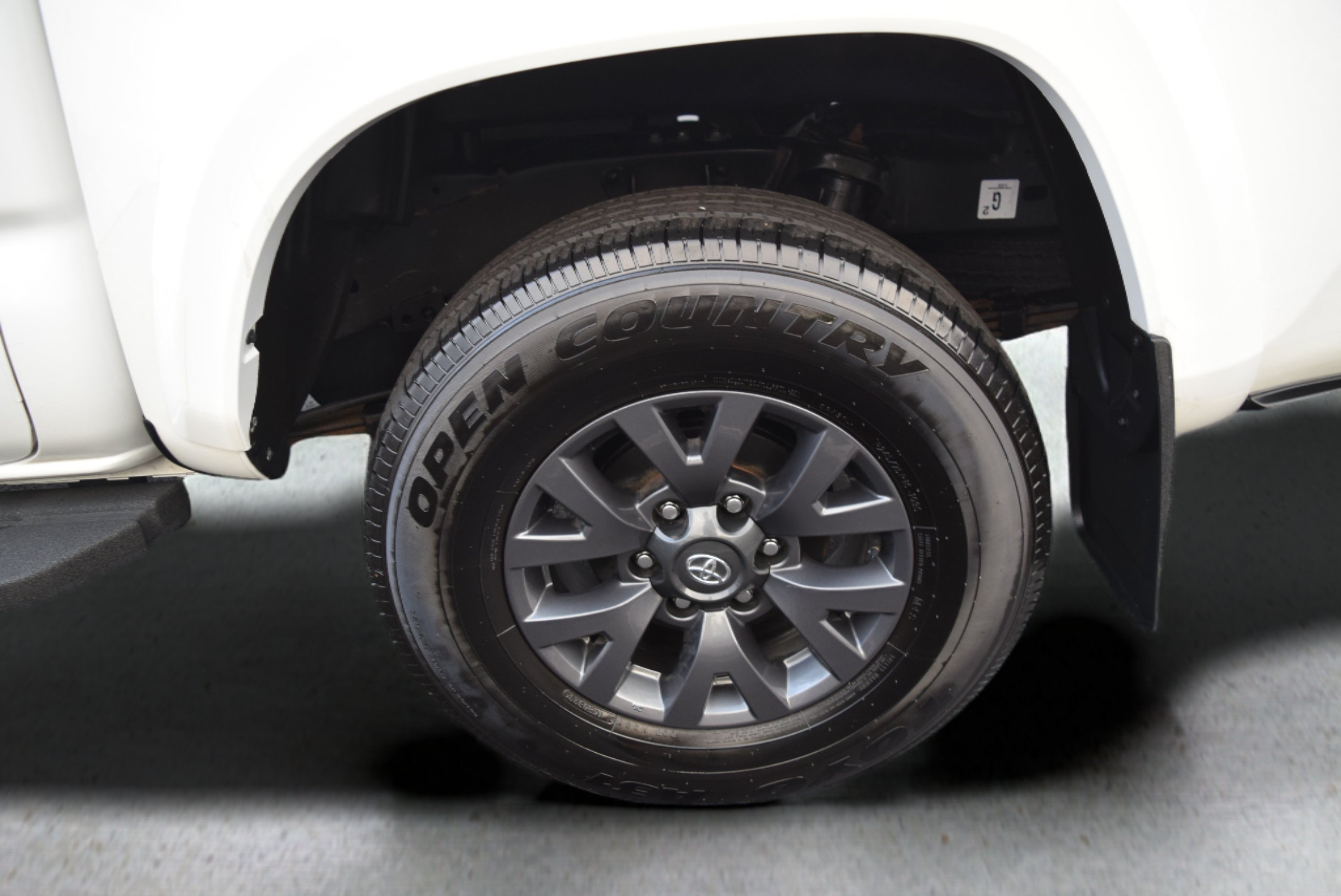 Used 2023 Toyota Tacoma SR5 AWD/4WD image 8