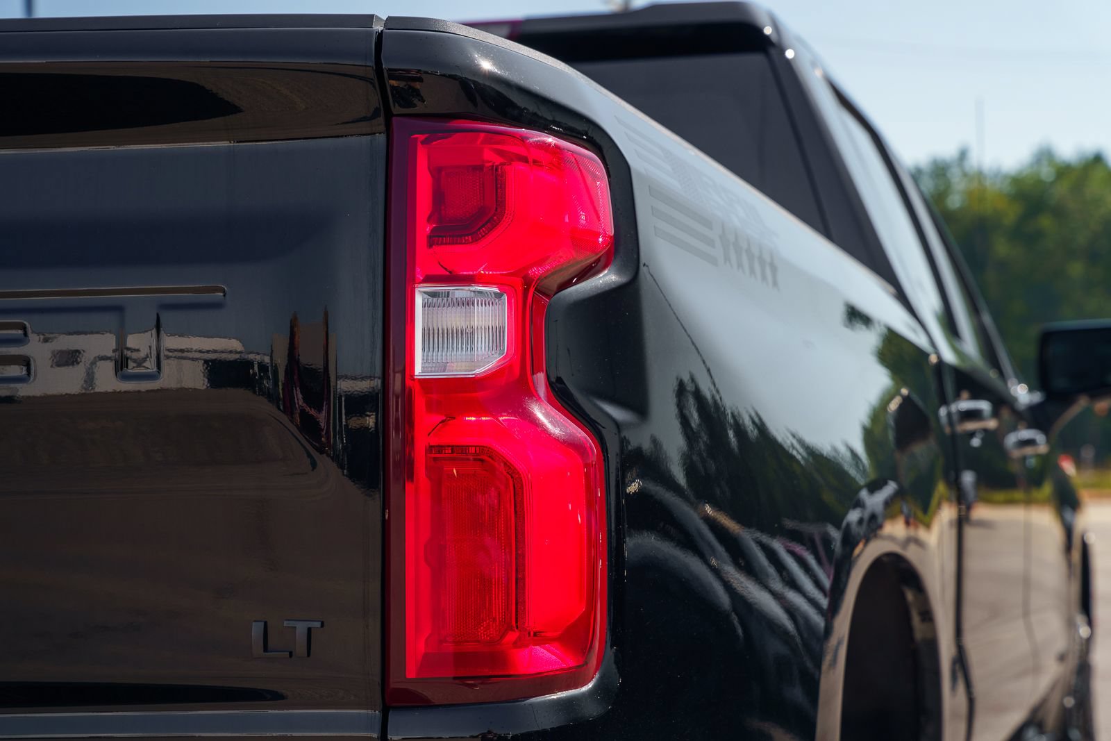 Used 2022 Chevrolet Silverado 1500 LT Trail Boss w/ LT Trail Boss Premium Package AWD/4WD image 17
