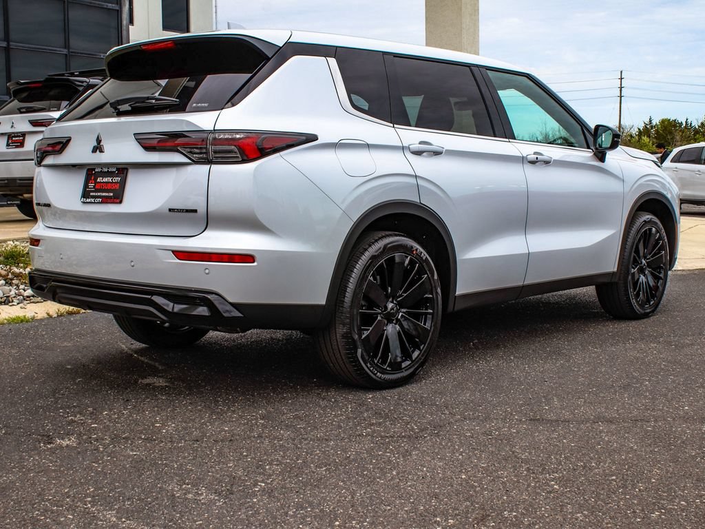 New 2026 Mitsubishi Outlander LE AWD/4WD image 6