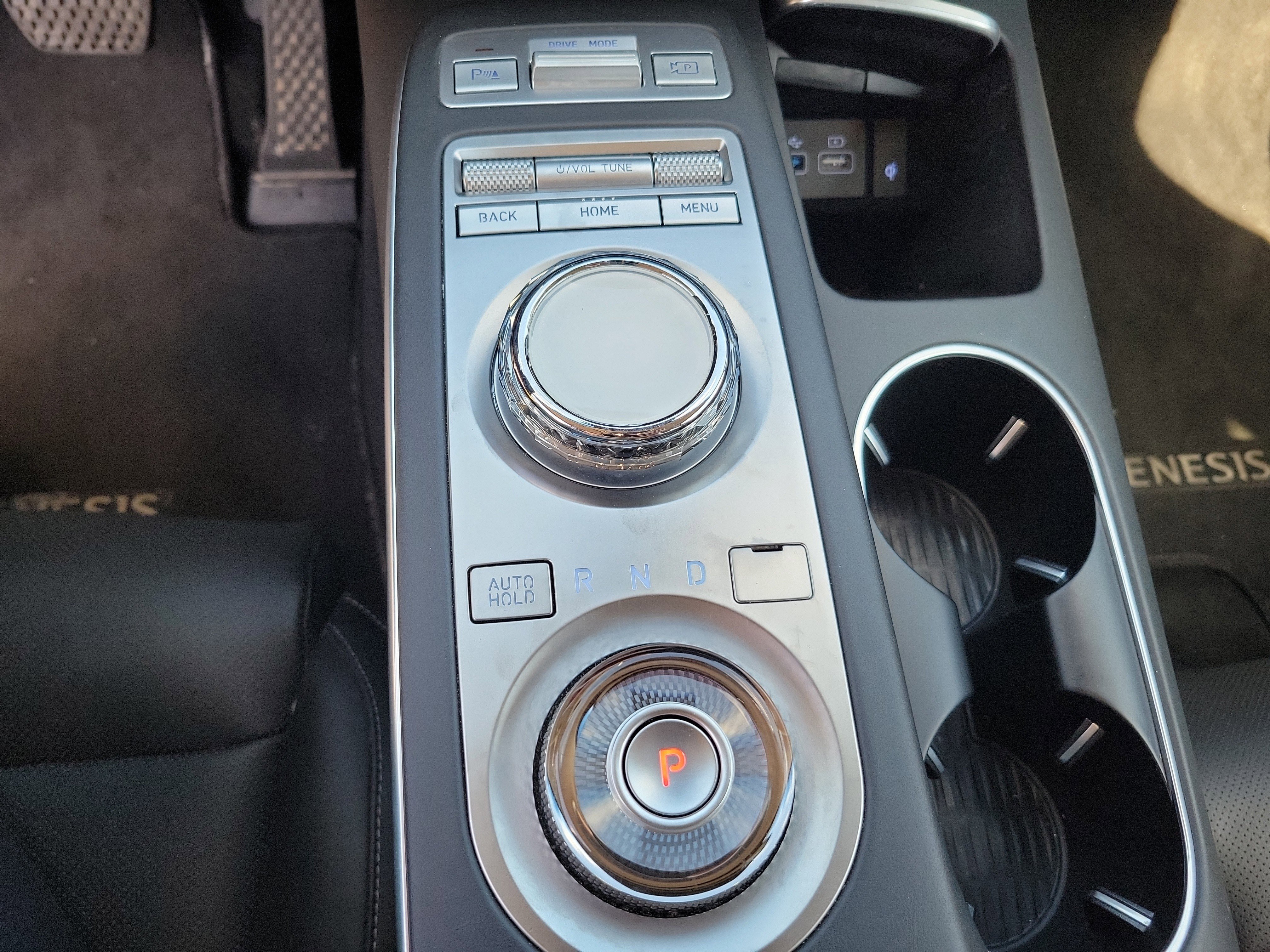 Used 2025 Genesis GV70 2.5T image 14