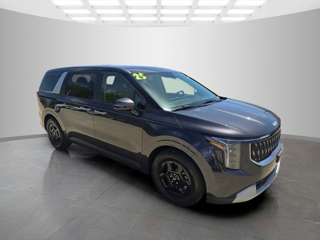 Used 2025 Kia Carnival FWD image 2