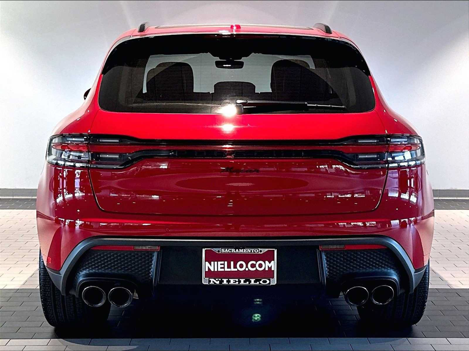Used 2026 Porsche Macan AWD/4WD image 8