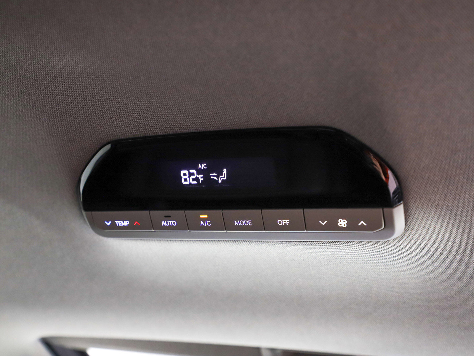 Used 2024 Kia EV9 Land image 17