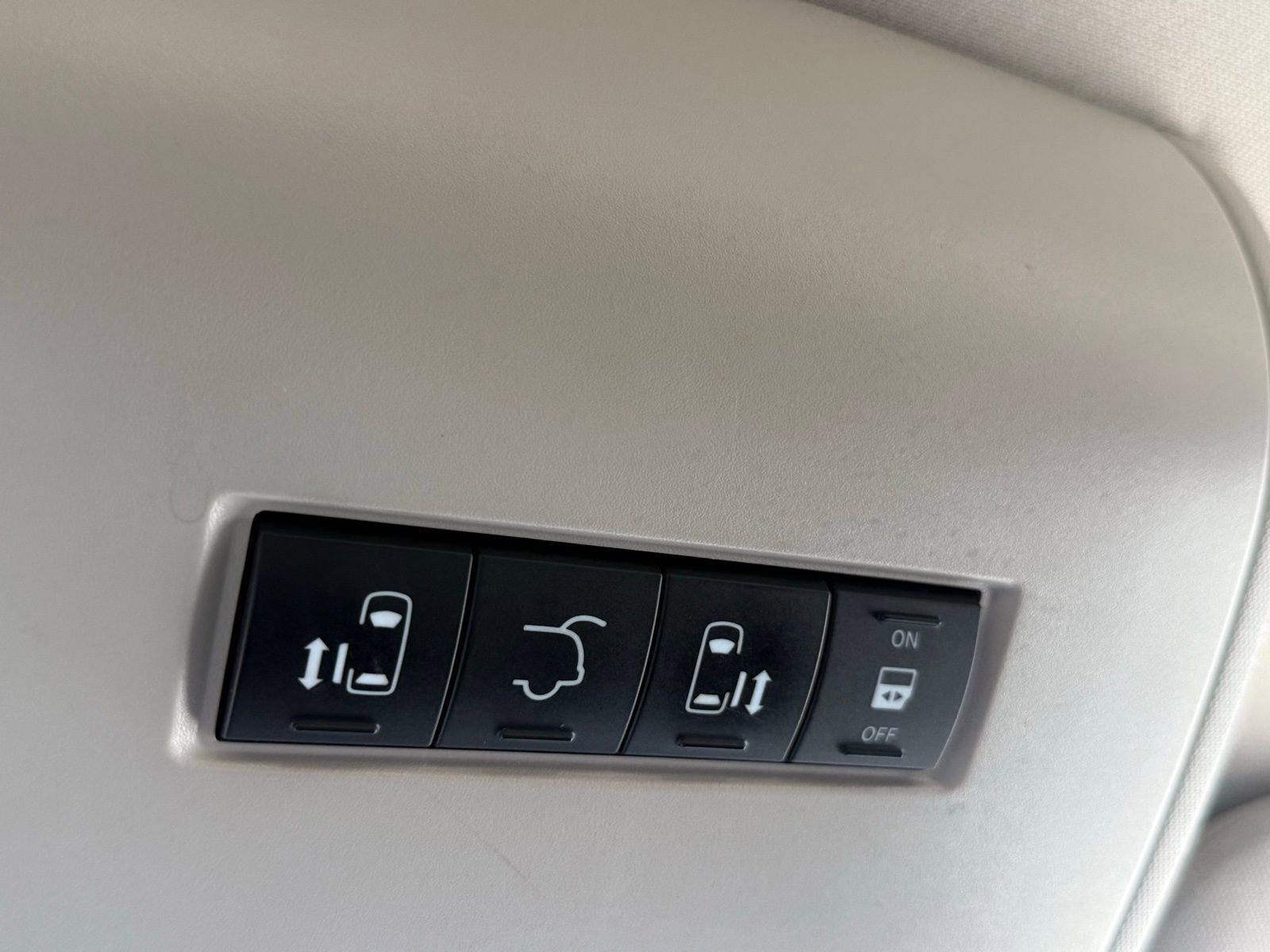 Used 2013 Dodge Grand Caravan SXT image 37