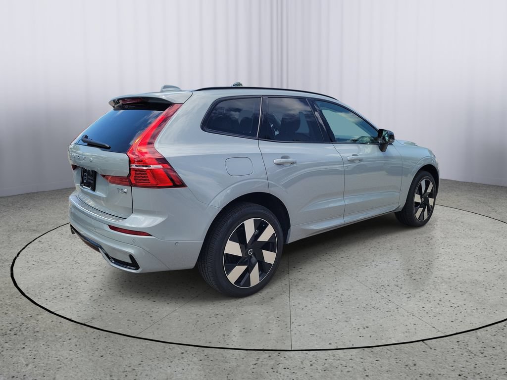 Used 2025 Volvo XC60 T8 Plus w/ Protection Package Premier AWD/4WD image 2