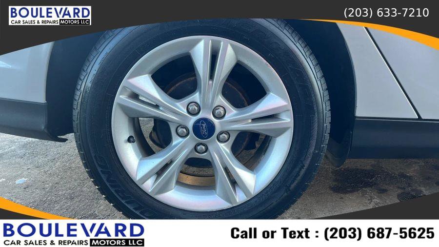 Used 2013 Ford Focus SE FWD image 25