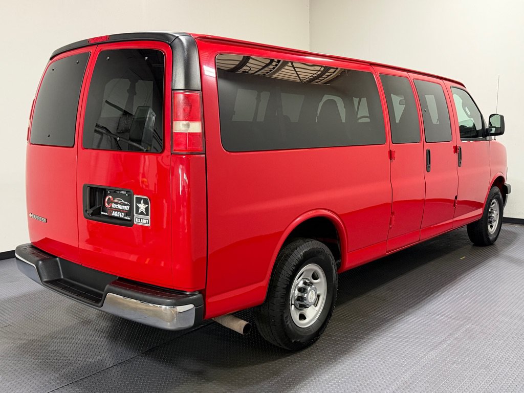Used 2017 Chevrolet Express 3500 LT w/ LT Preferred Equipment Group RWD image 5