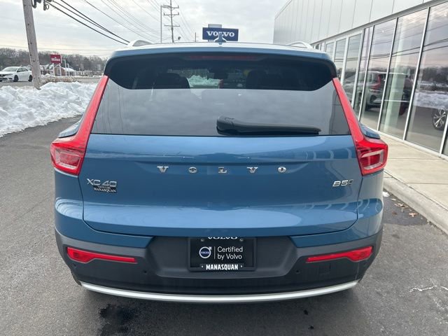 Certified 2025 Volvo XC40 B5 Plus image 4