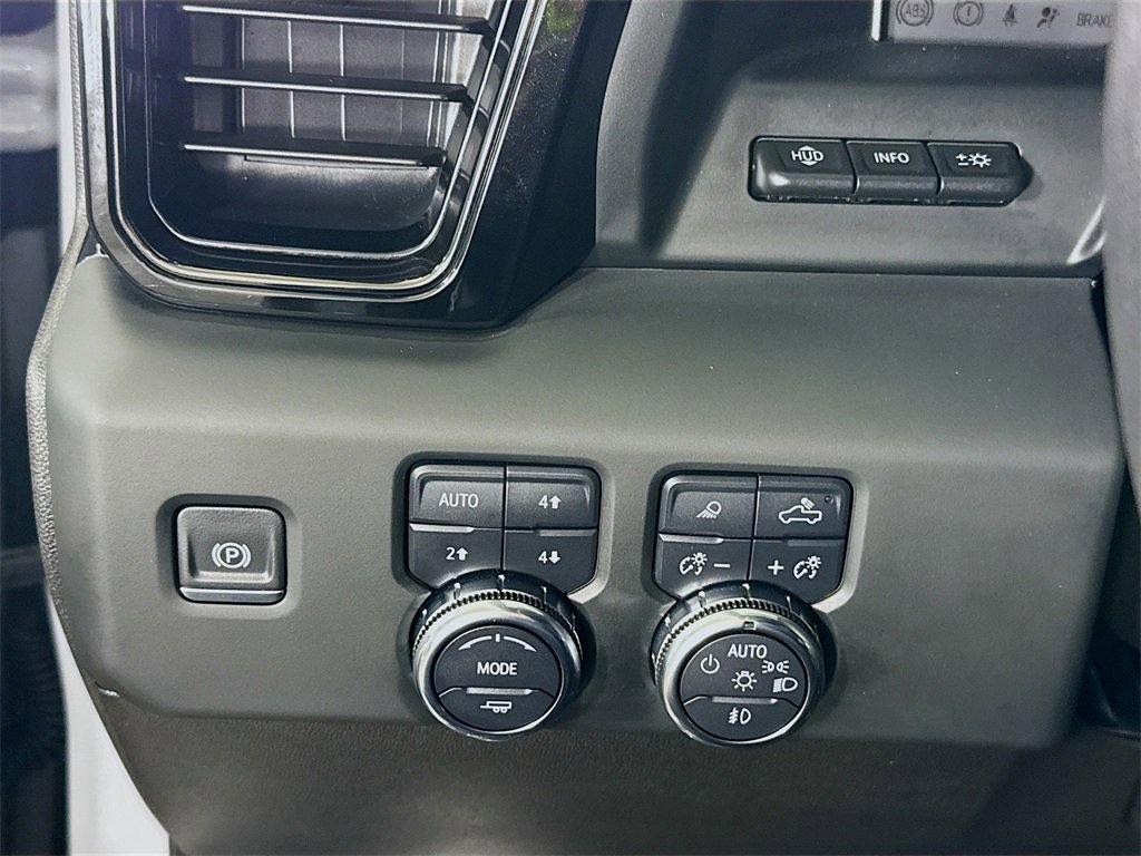Used 2024 GMC Sierra 2500 AT4X image 21