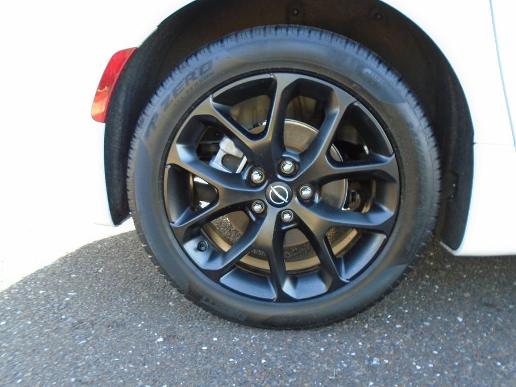 Used 2026 Chrysler Pacifica Limited w/ S Appearance Package FWD image 17