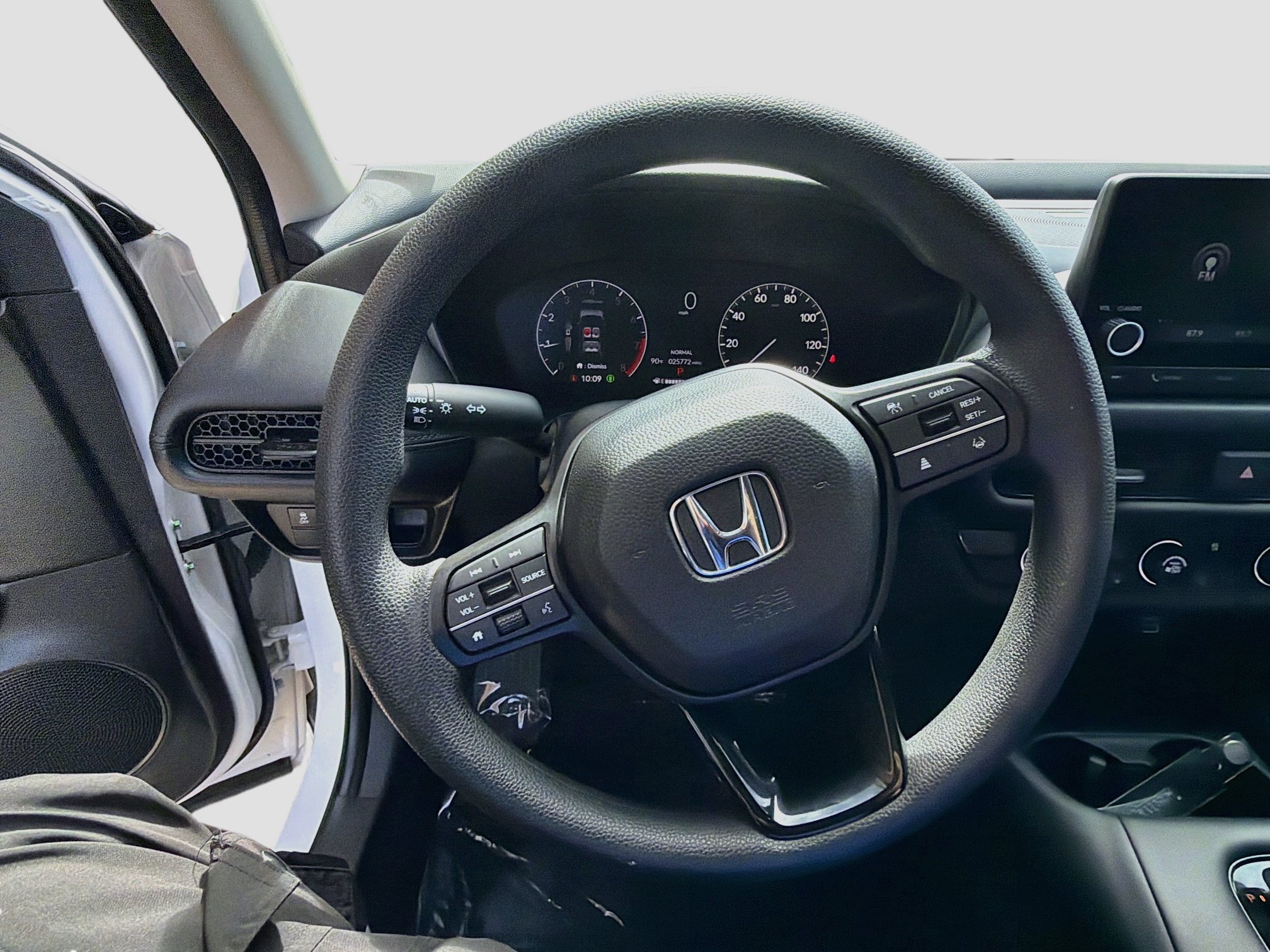 Used 2025 Honda HR-V LX image 10