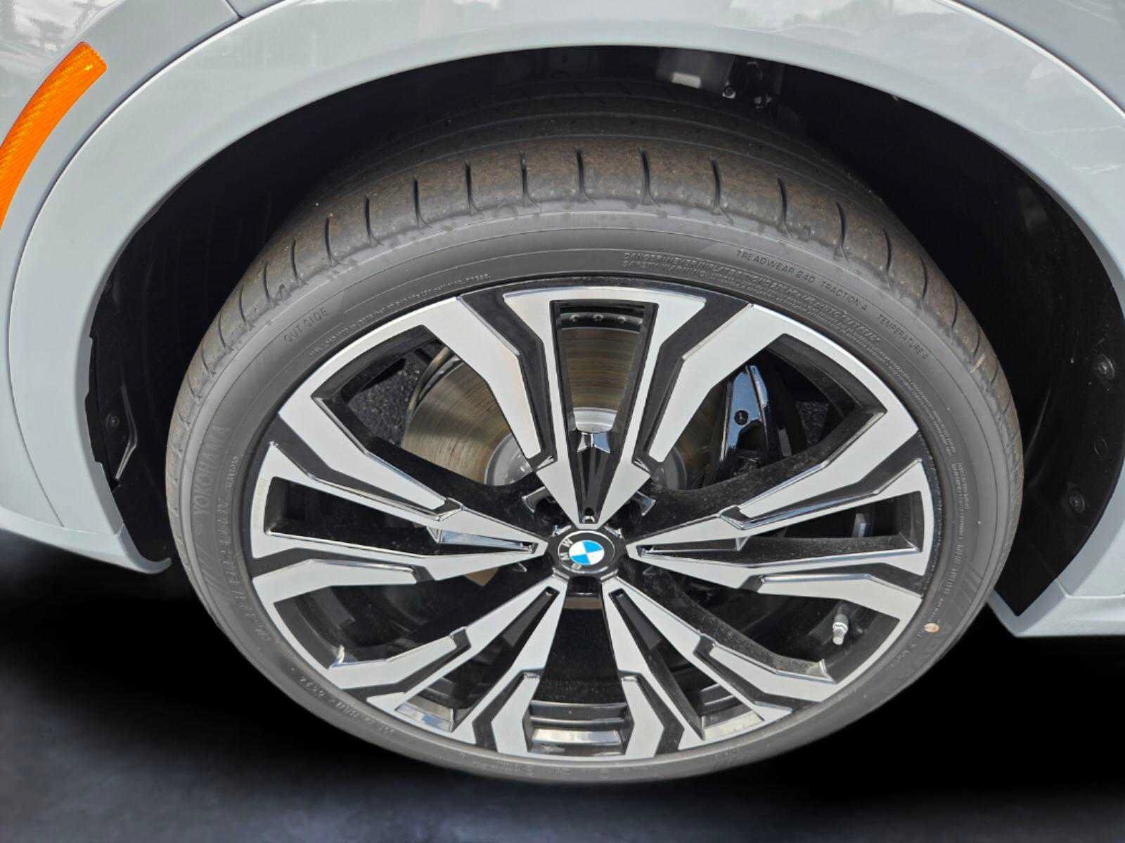 New 2027 BMW X7 M60i AWD/4WD image 9