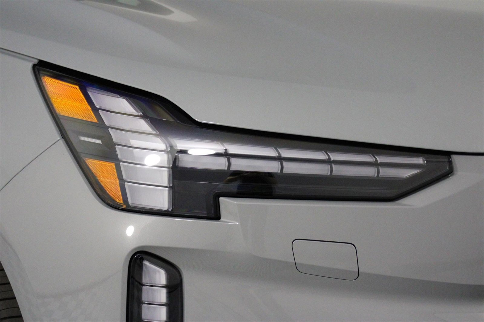 New 2025 Volvo EX90 Plus w/ Protection Package Premier image 13