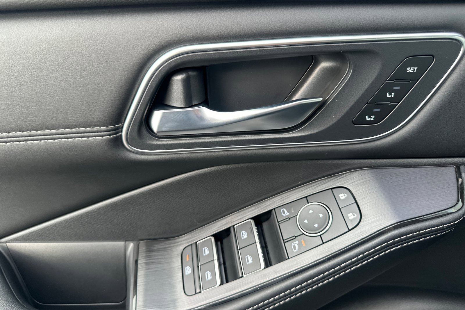 New 2026 Nissan Rogue Platinum w/ Platinum Premium Package image 8