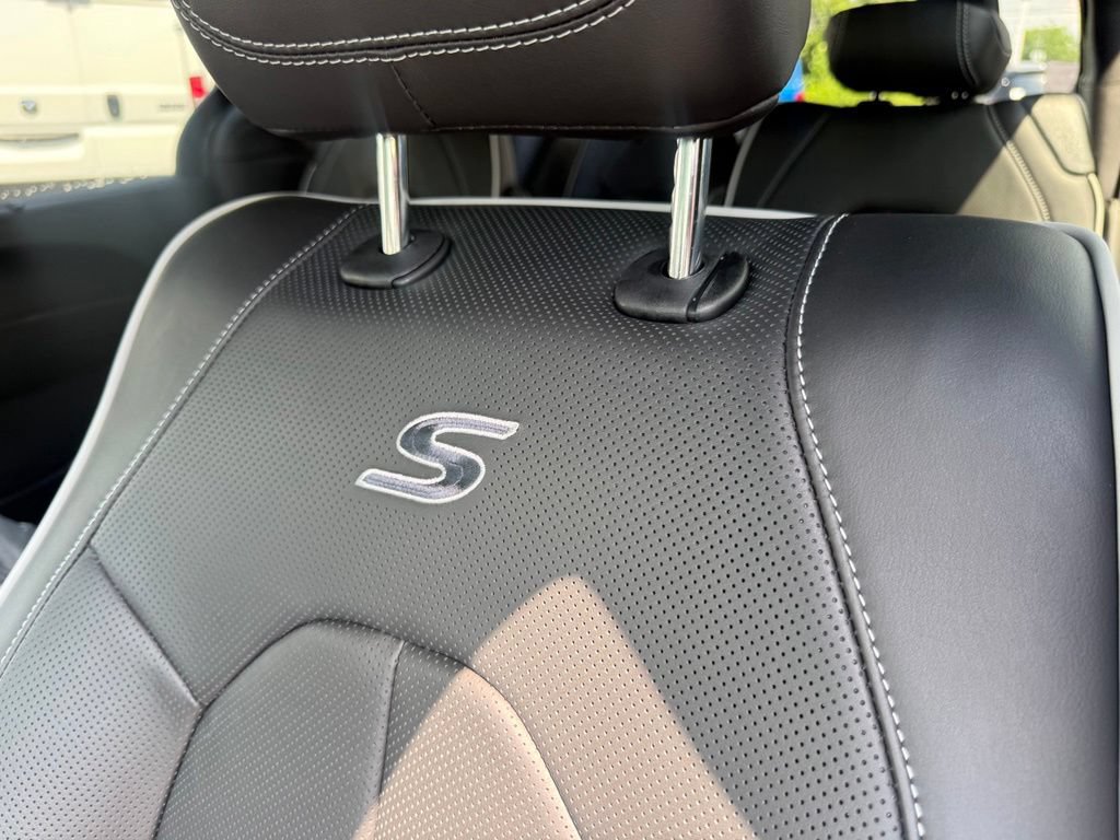 New 2027 Chrysler Pacifica Limited FWD image 27