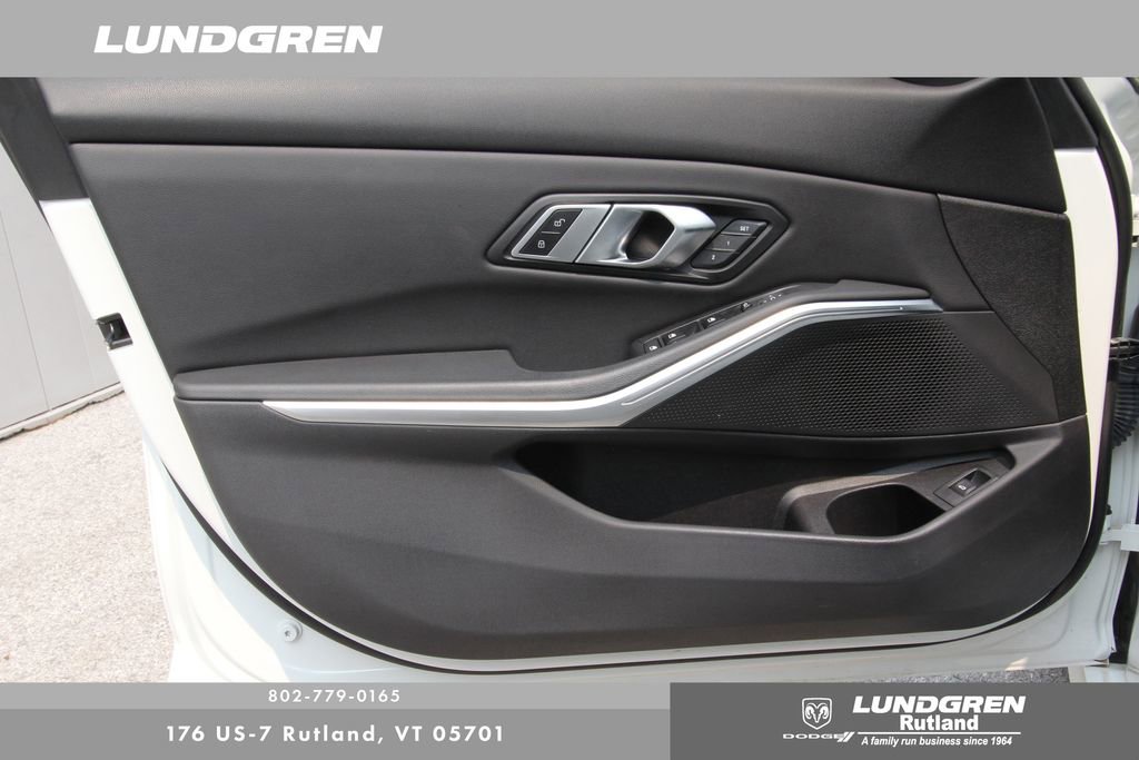 Used 2022 BMW 330i xDrive Sedan w/ Premium Package image 12